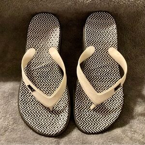 Women's Nike Flipflops, Size 8